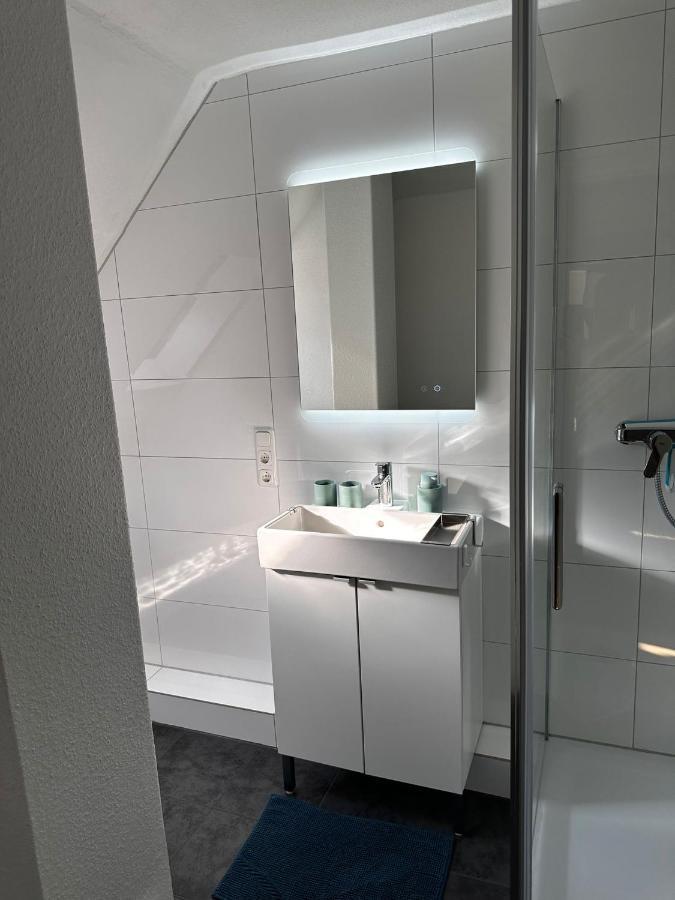 A&V Apartments Gemuetliche Rheinblick Wohnung Apt Daisy Duisburg Ngoại thất bức ảnh